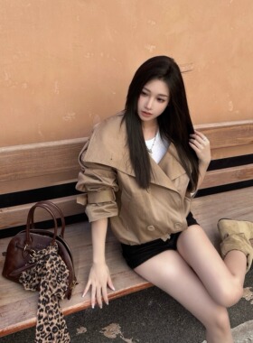 Narcos25早秋新款双排扣立领风衣女徽标贴片下摆收褶韩系短款外套