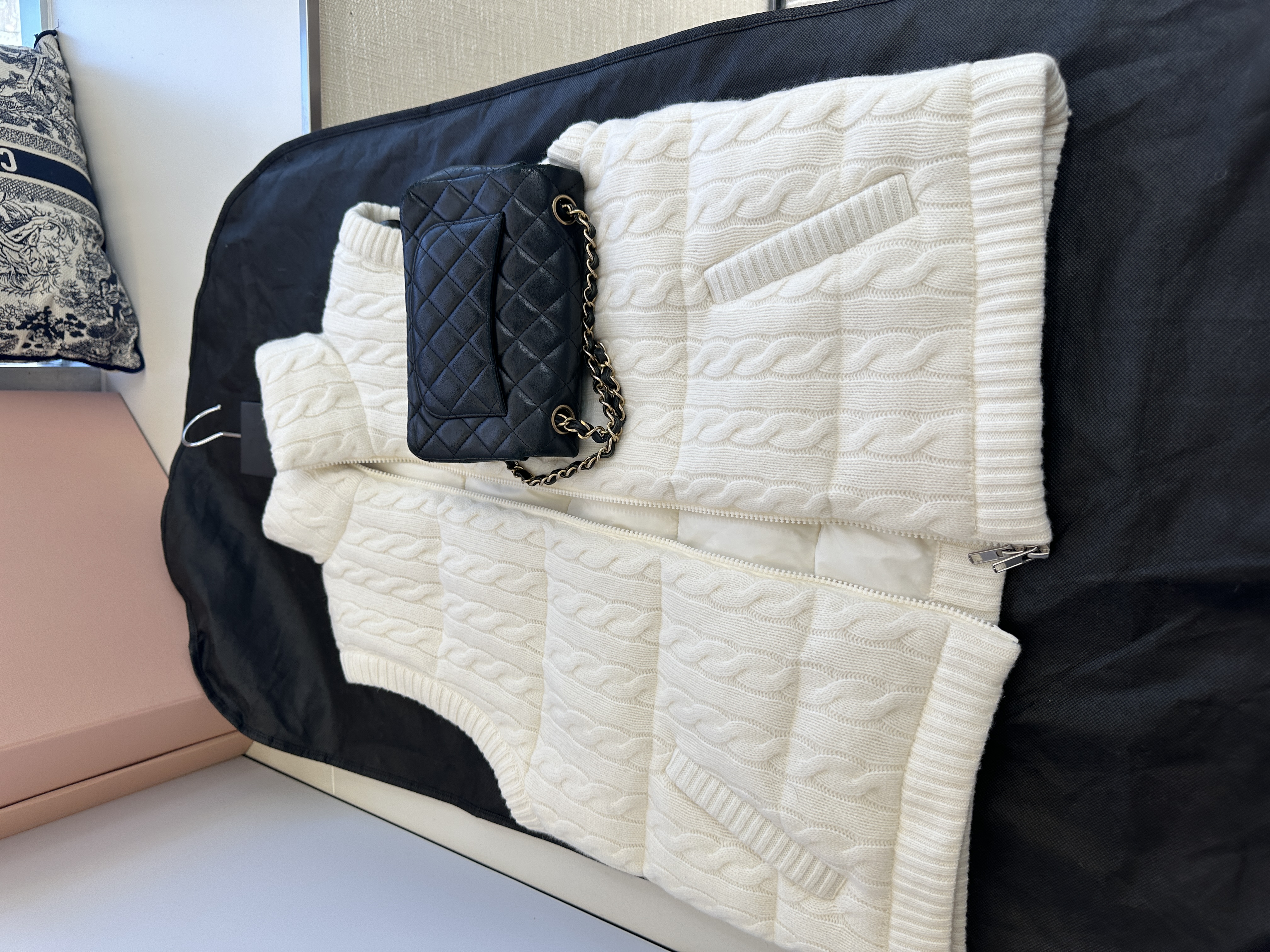 小马仔刺绣羊毛羽绒马甲羽绒服