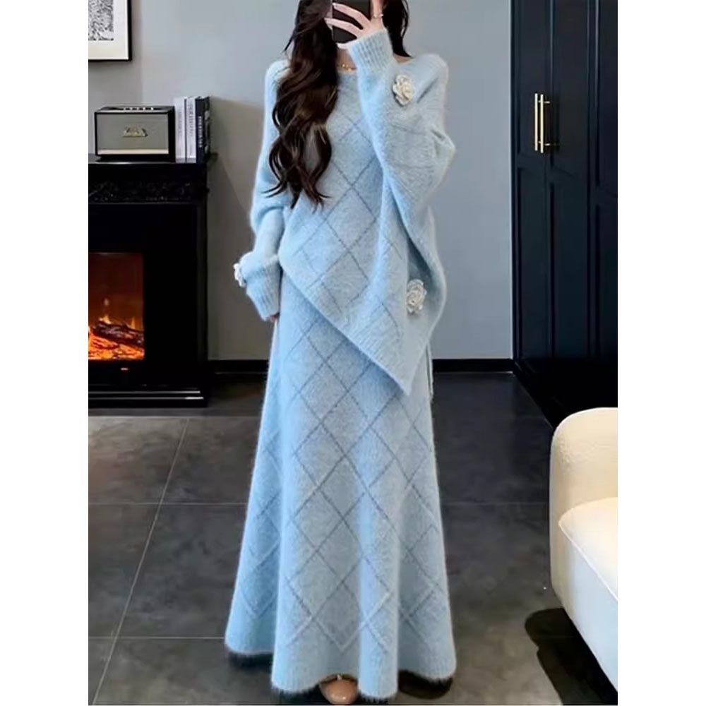 蓝色毛衣针织连衣裙子女秋季2026新款巨好看韩系穿搭一整套装长裙
