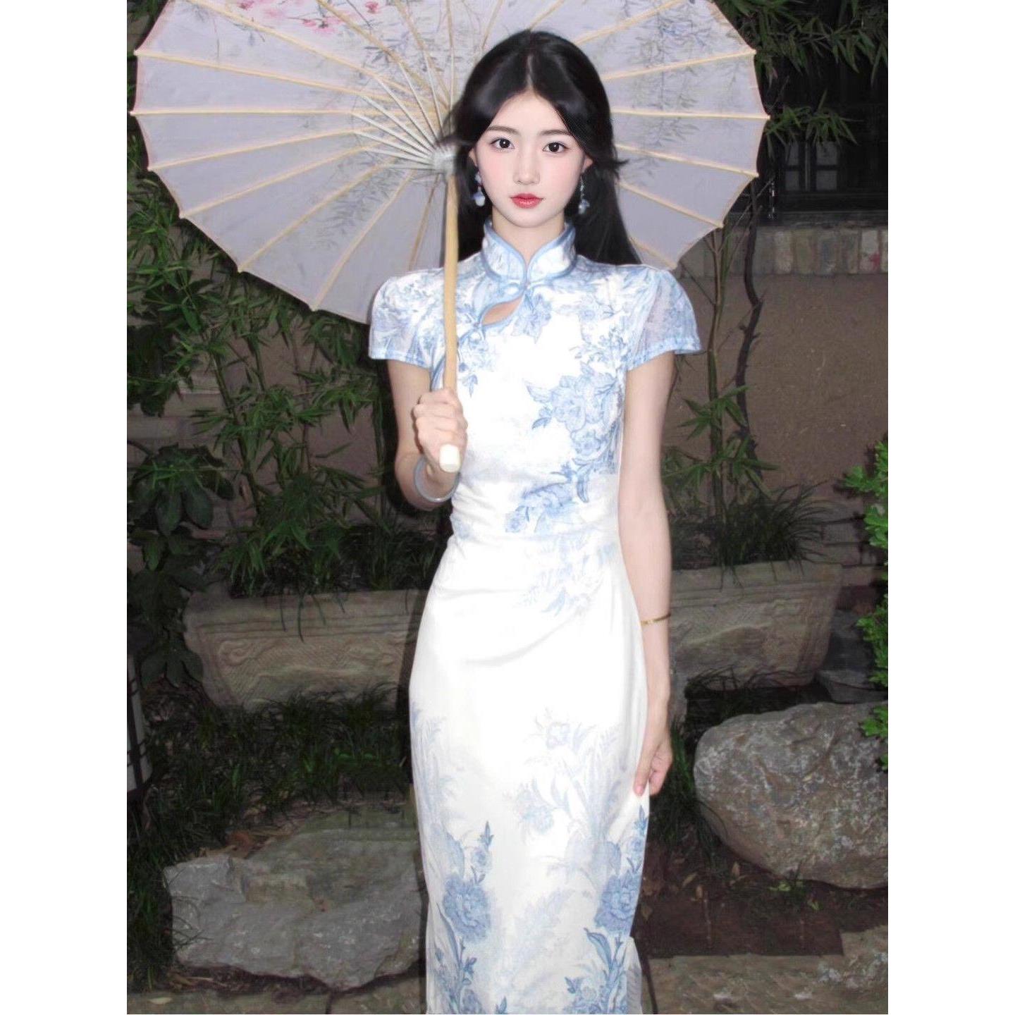 新中式青花瓷蓝色碎花旗袍女夏季年轻款国风日常穿收腰显瘦连衣裙