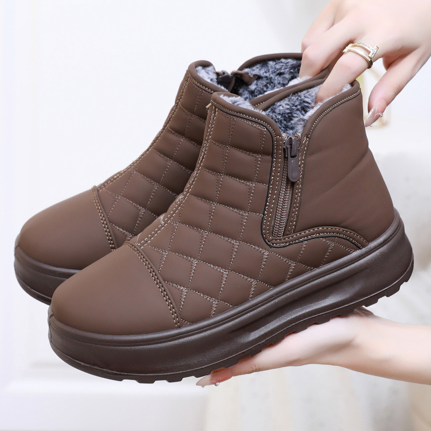 老北京布鞋加绒保暖防滑妈妈棉靴