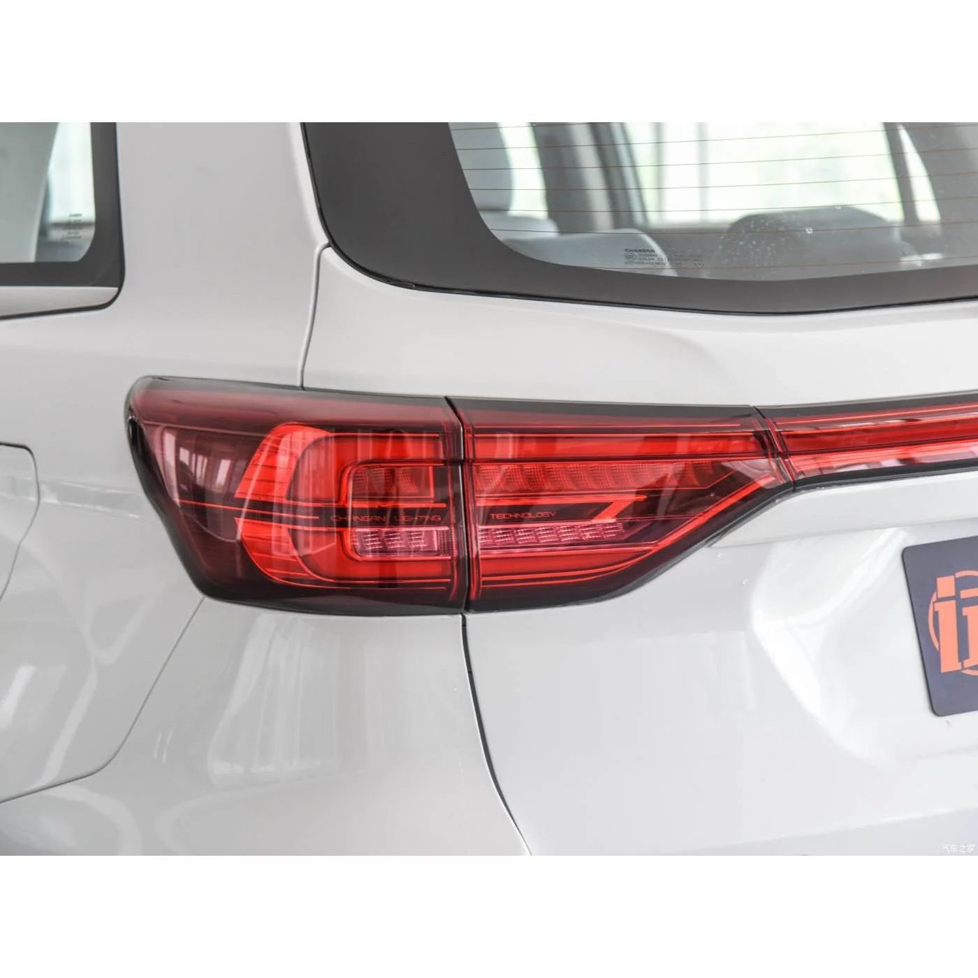 适用18/20款长安二代CS75后尾灯总成刹车灯cs75左右新能源后杠灯