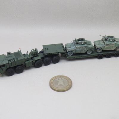 【展示】1/144现代美军US OSHKOSH LVSR TRACTOR +ARMORED HUMVEE