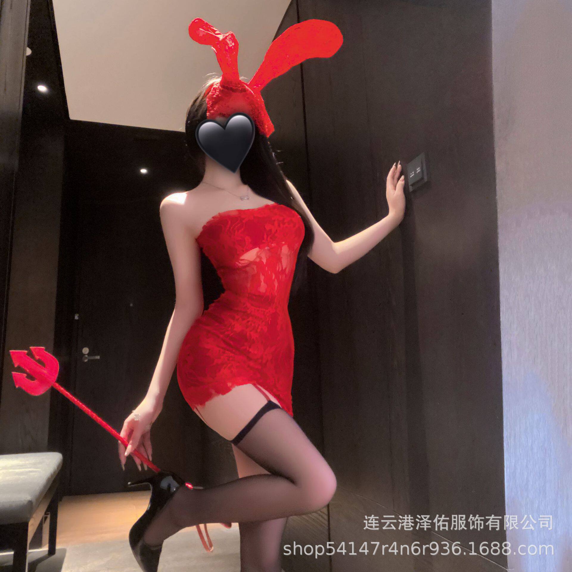 辣妹高级感红色蕾丝抹胸包臀裙短款性感纯欲风修身显瘦连衣裙