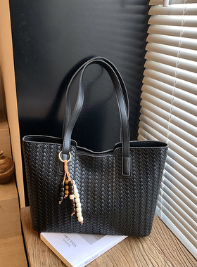 2026新款大容量简约休闲通勤托特包女爆款高级洋气小众设计单肩包