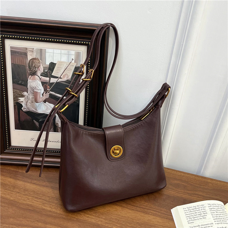 2026新款高颜值时尚洋气腋下包女爆款高级感小众设计单肩包斜挎包,箱包皮具/热销女包/男包,腋下包,淘宝优惠券,粉丝福利购,淘宝优惠卷