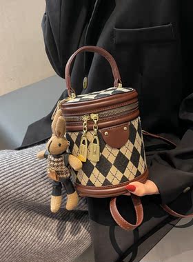 今年流行小包包女2026新款时尚菱格手提高级感小众水桶单肩斜挎包