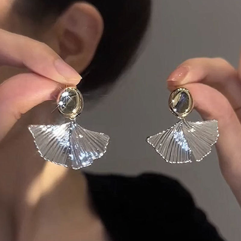 Temperament Ginkgo earrings stud dance jewelry女士气质耳环