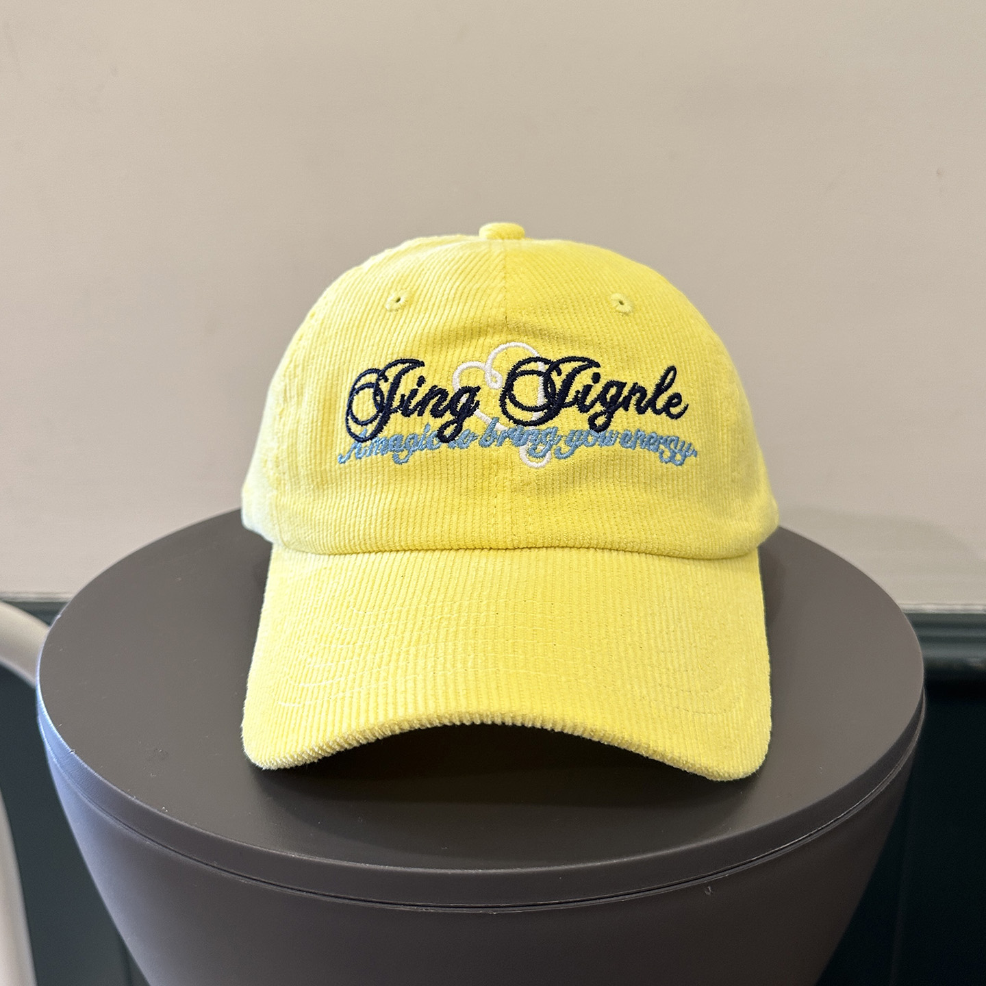 优质灯芯绒鸭舌帽女休闲