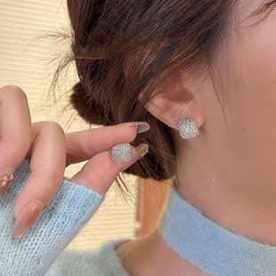 爆款 閃鉆方糖耳環(huán)極簡百搭耳扣女2025新款 小眾設(shè)計(jì)感氣質(zhì)耳飾耳釘