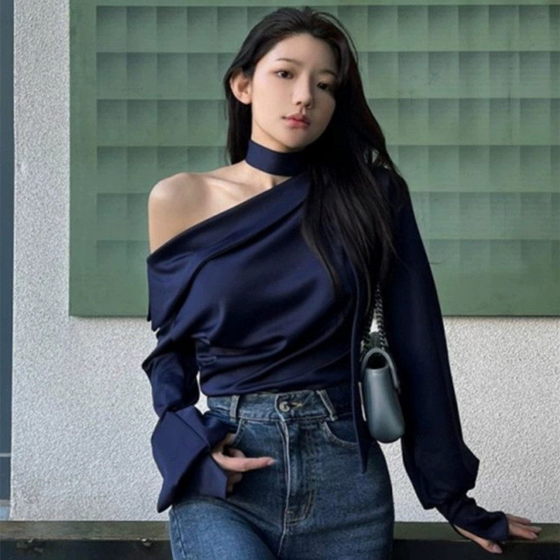 纯欲风秋冬新款气质设计感不规则挂脖露肩飘带修身长袖衬衫T恤女