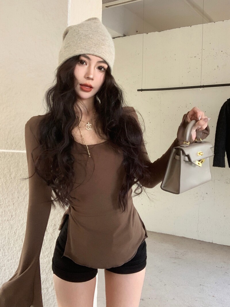 秋冬新款喇叭袖气质性感加绒打底衫女设计感修身显瘦内搭垫肩上衣