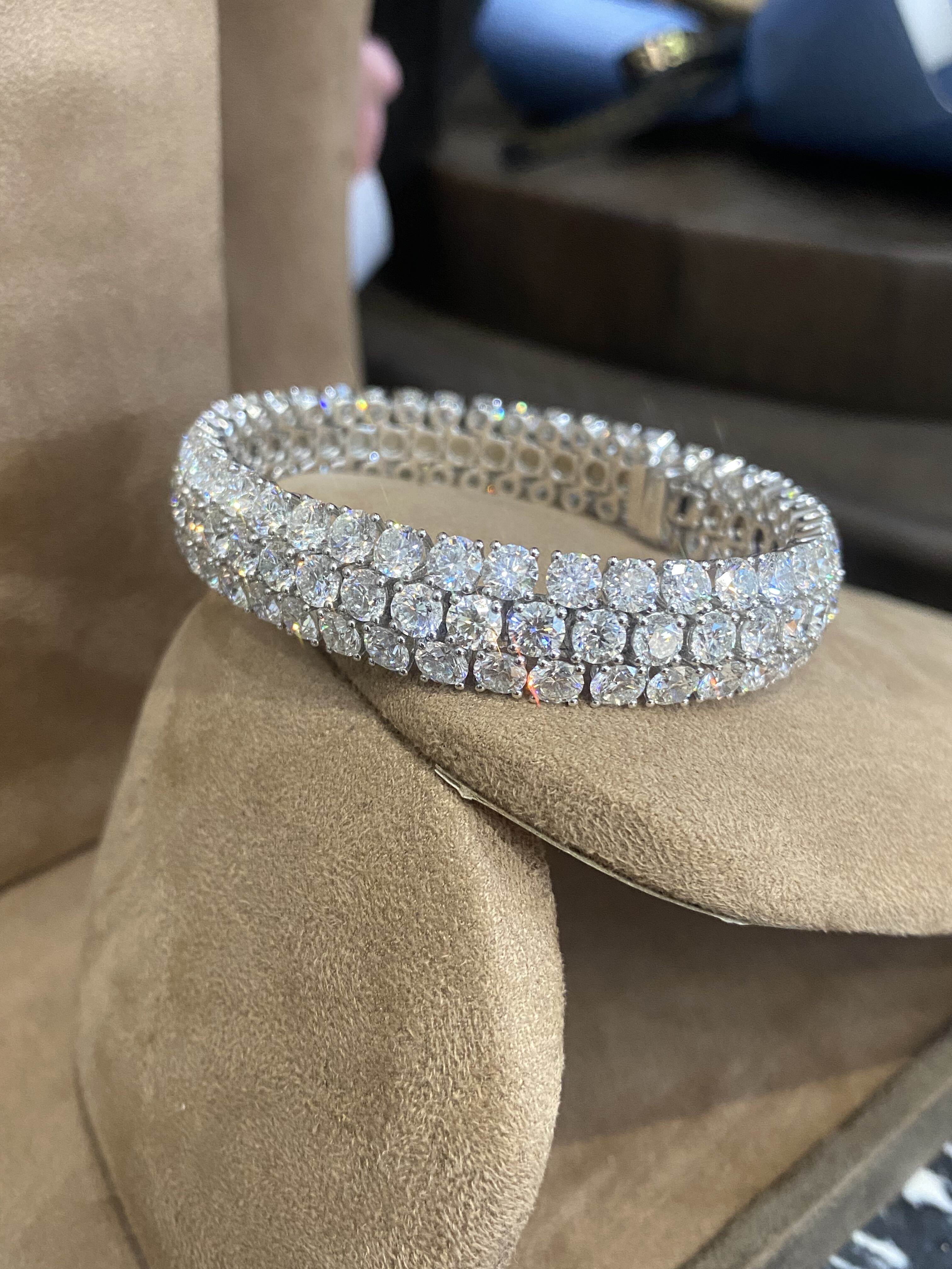 18k天然钻石满钻DE色VVS净度珠宝定制满天星弹簧手镯