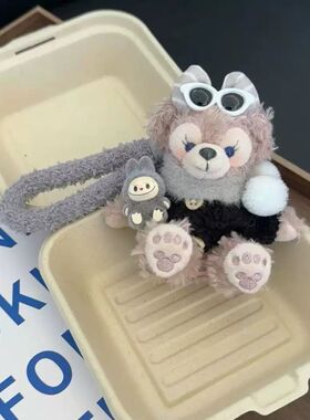 可爱灰色高级感坐姿玫玫包包挂件毛绒钥匙扣公仔礼物书包挂饰
