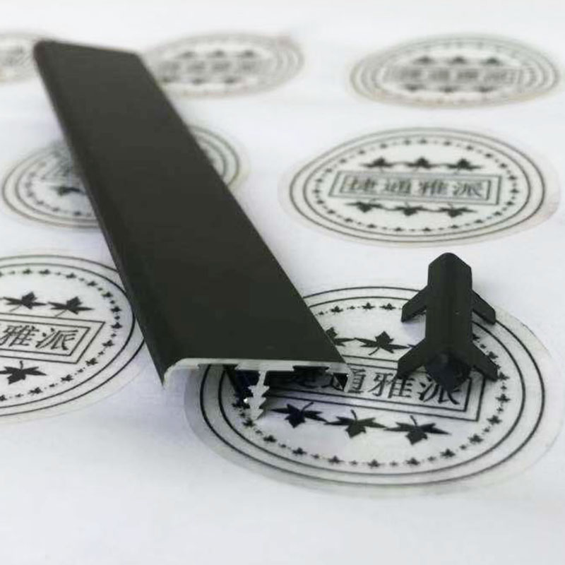 新品上市 18厨柜衣柜门板用包边条 铝合金哑黑等边封边条可装护角