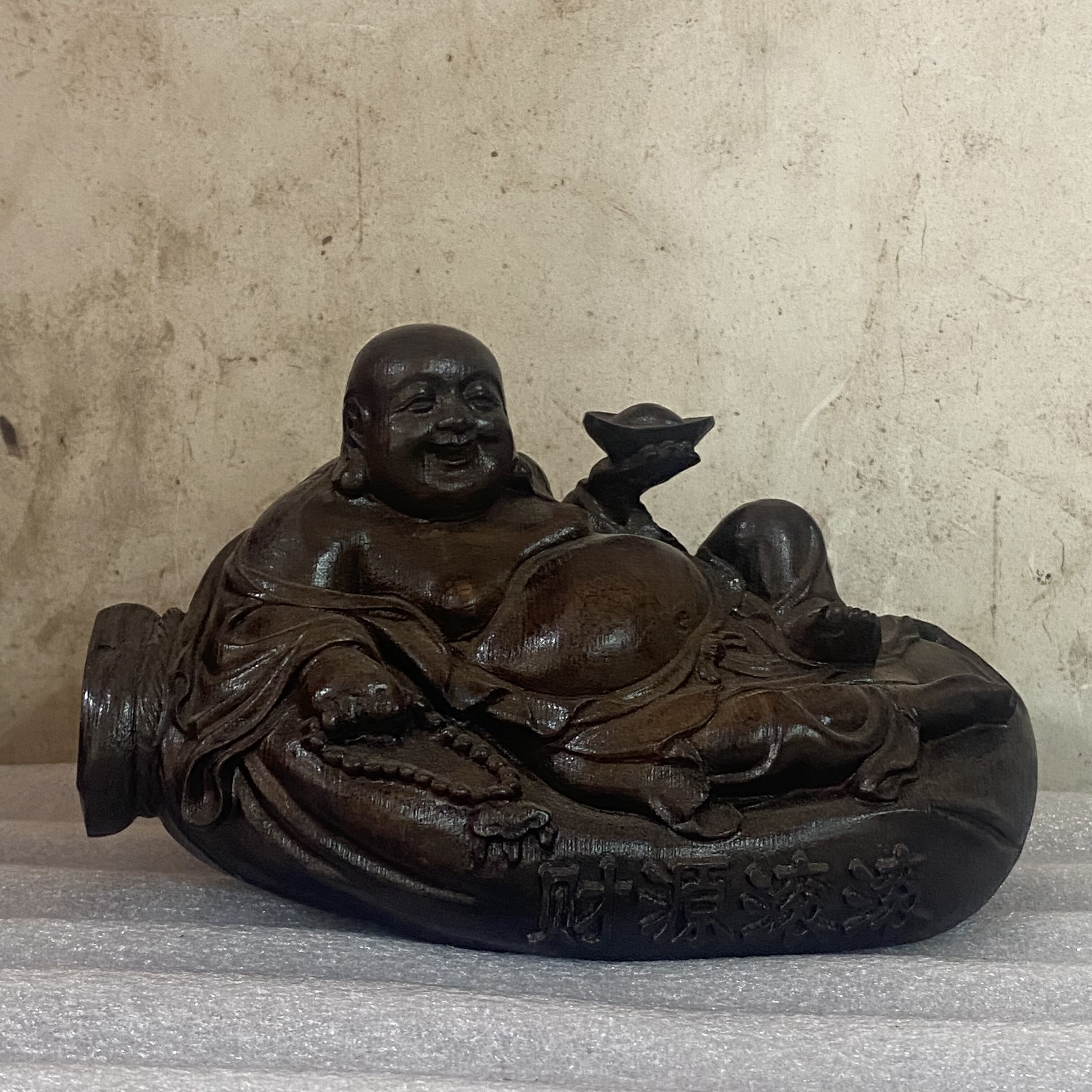 越南沉香木雕刻元宝布袋弥勒佛汽车摆件实木家居书房装饰品工艺品