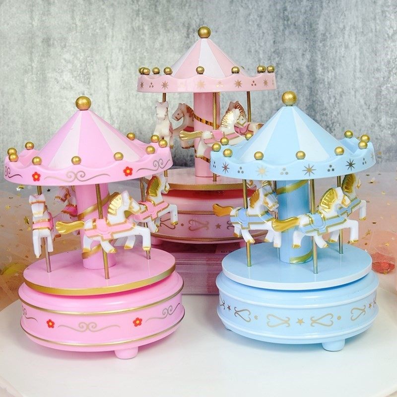网红款家庭唯美摆件简约摆饰可爱蛋糕装饰旋转木马音乐盒多用途