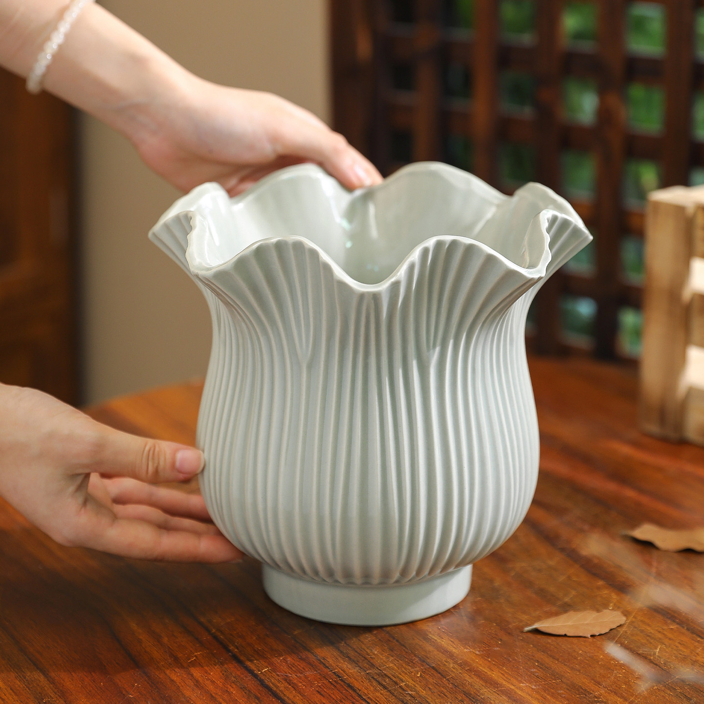 陶瓷花盆现代简约荷叶边高级感室内玄关书房蝴蝶兰花组合盆景摆件,鲜花速递/花卉仿真/绿植园艺,花盆,淘宝优惠券,粉丝福利购,淘宝优惠卷