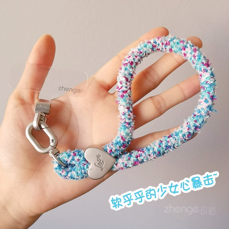 虹客毛绒手机挂绳女士手腕秋冬季新款独特好看小众精致高级短款户外旅游行拍照防丢摔手提套壳挂件吊绳子通用