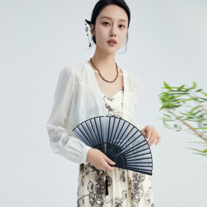 鲁思蒂白色短款防晒衣外套2026新款女夏季透气空调衫时尚长袖上衣