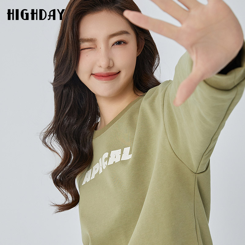 highday轩日2024春秋新款圆领宽松短上衣女减龄字母印花长袖卫衣