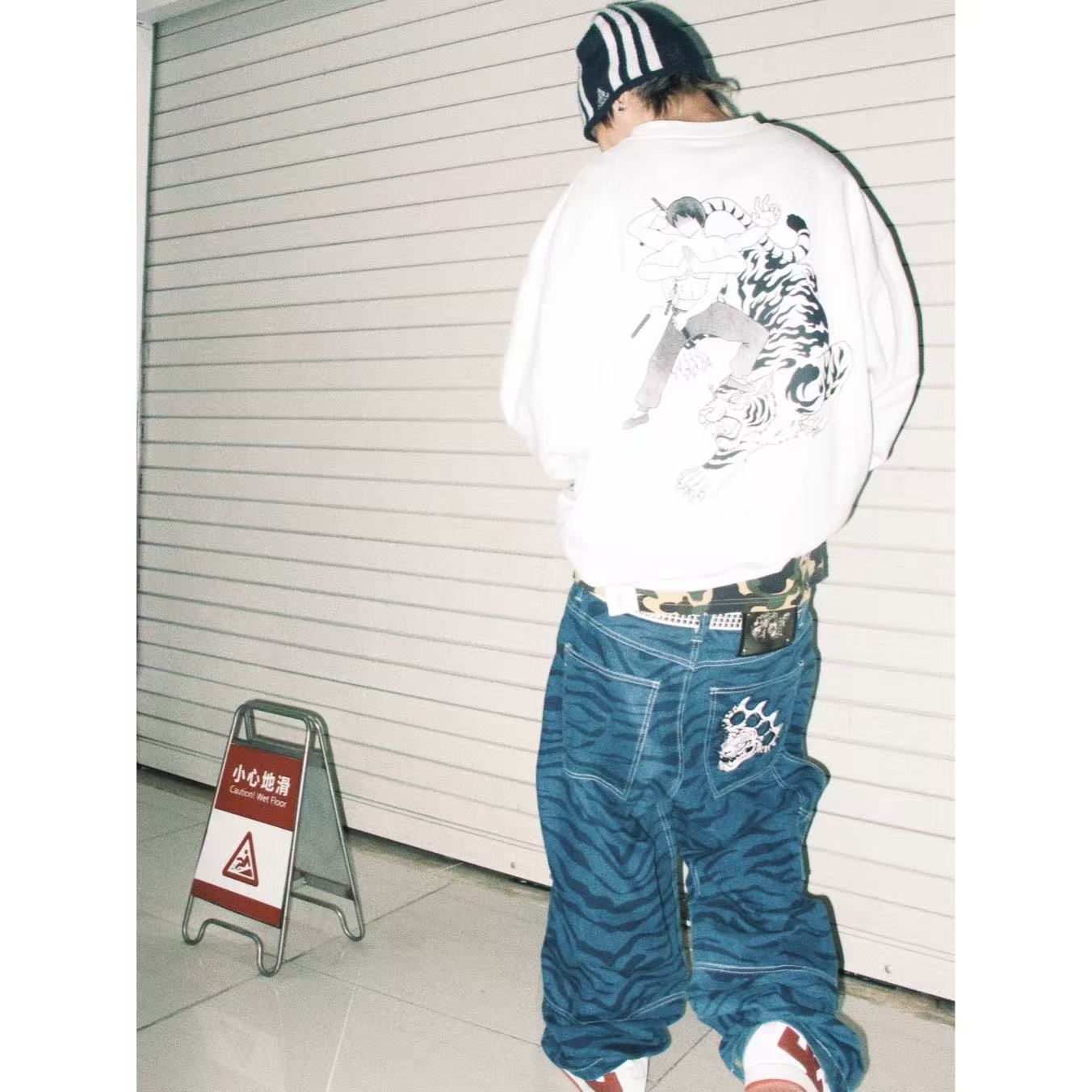 “虎刃”宽松直筒牛仔裤