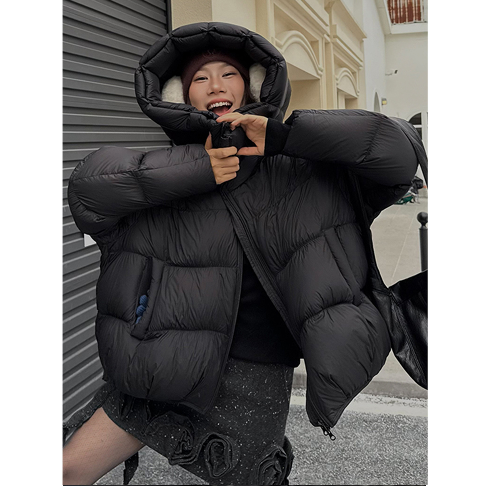 INSS可溯源升级轻盈泡芙连帽高保暖羽绒服2025十三行秋冬外套女