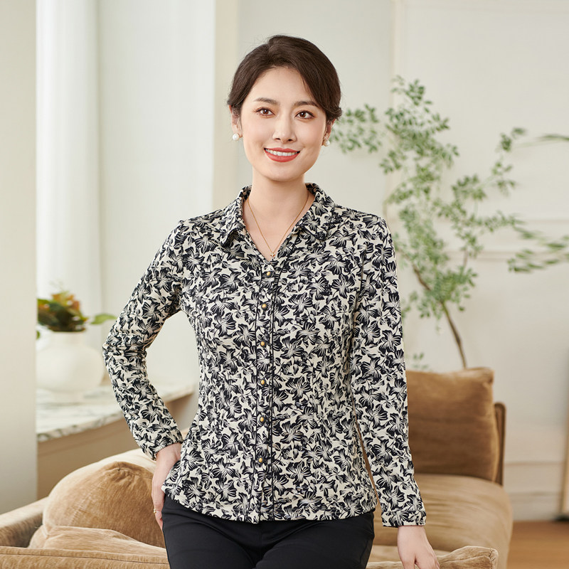 香沐兰修身百搭妈妈装