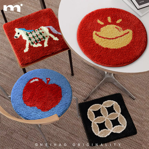 马年红色新年好寓意植绒加厚椅垫