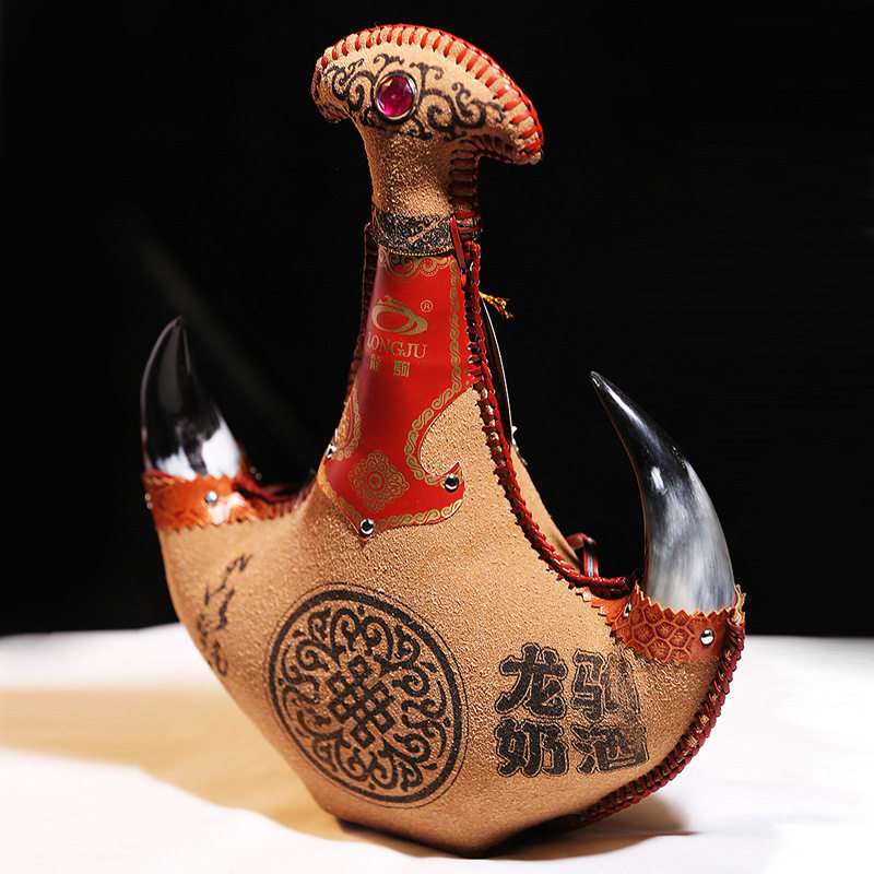 龙驹马奶酒内蒙古特产皮囊酒礼品酒52度500ml婚宴升学乔迁喜送礼