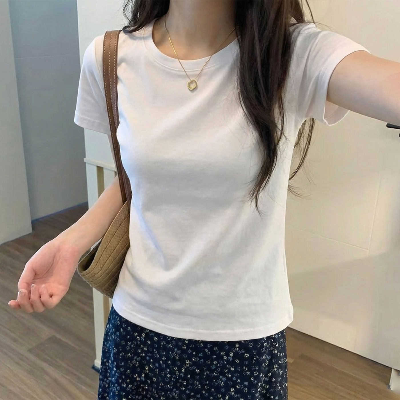 白色正肩短袖T恤女2026夏季新款大码胖mm显瘦修身内搭圆领短上衣图片
