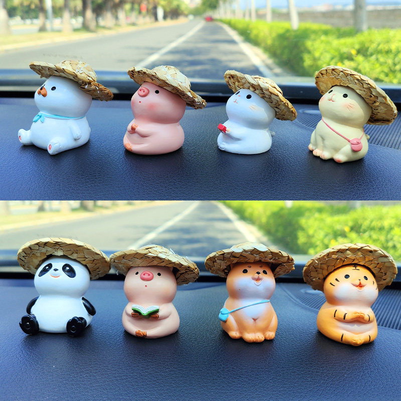 可爱汽车车载草帽小猪摆件创意动物装饰品高档送男女学生朋友礼物