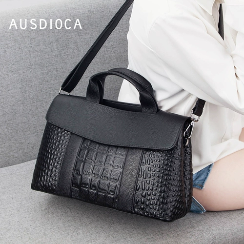 Вместительная и большая модная сумка для телефона, яркий броский стиль, коллекция 2023, из натуральной кожи