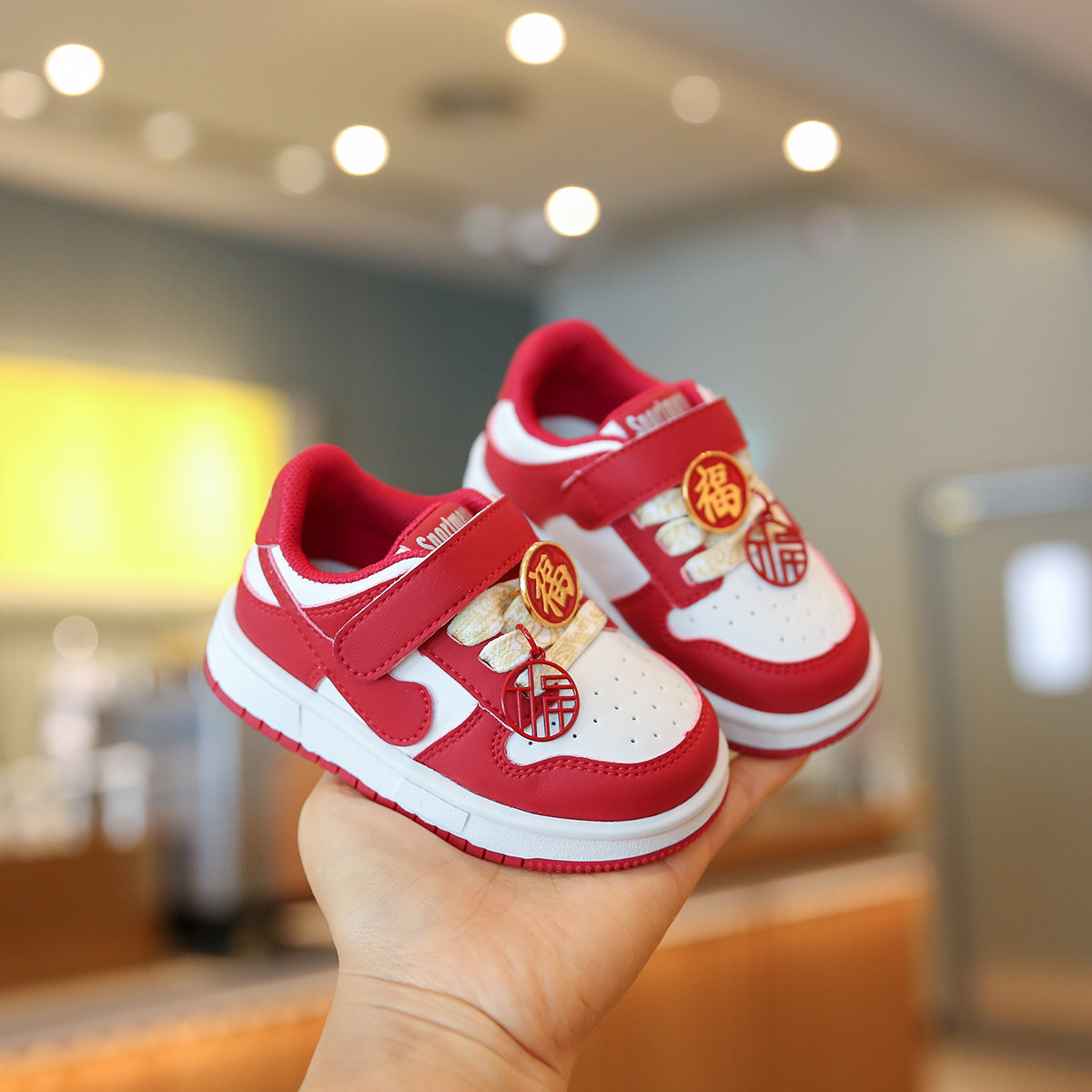 小步点女宝宝鞋子春秋季防滑软底婴幼儿学步鞋男童板鞋儿童运动鞋