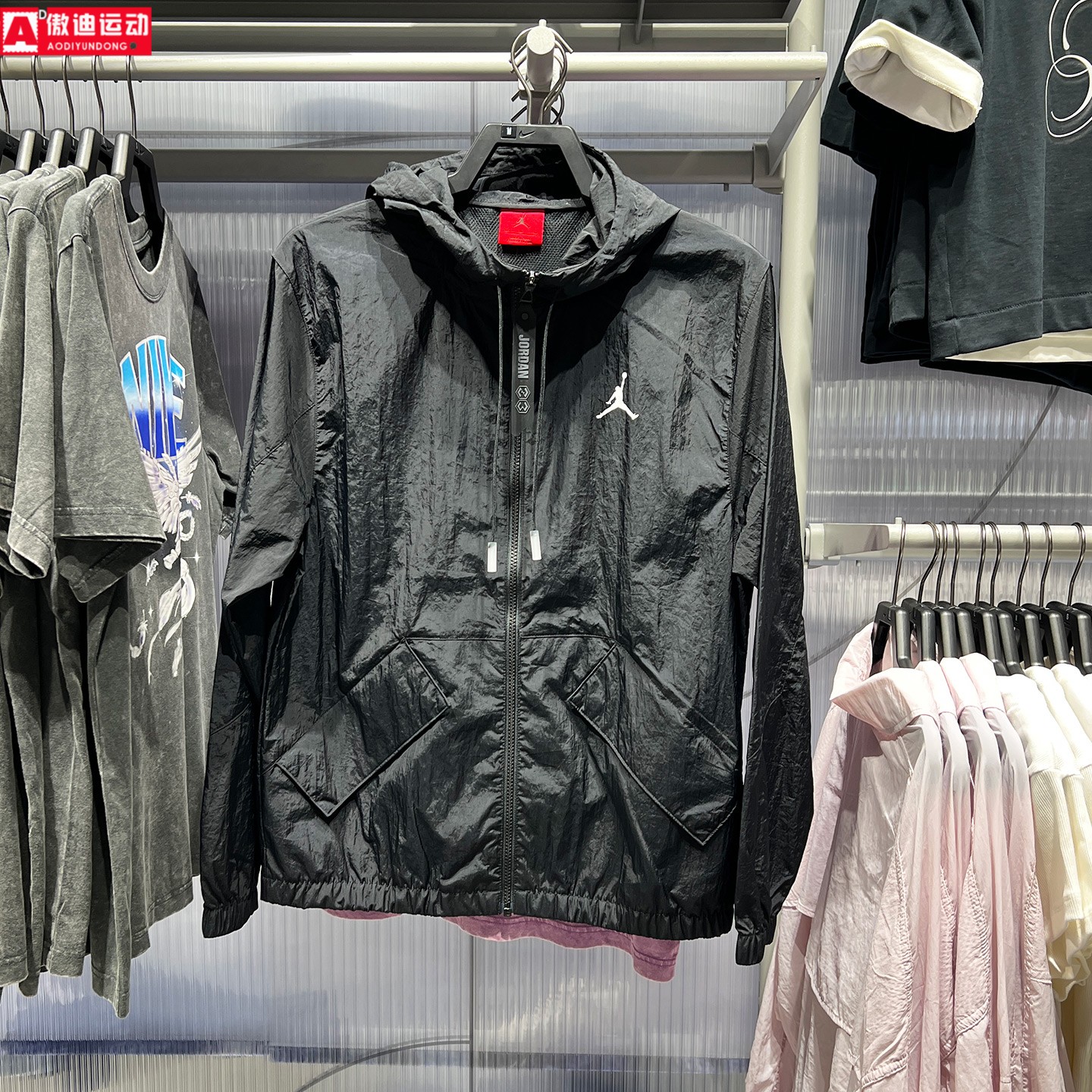 NIKE耐克男子2026秋新款轻薄透气运动休闲梭织跑步夹克IW1901-010
