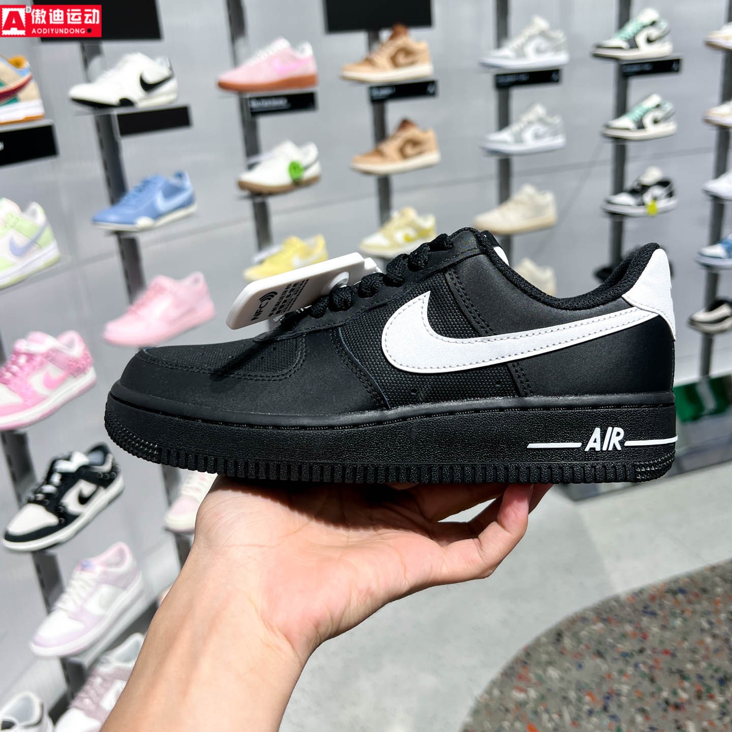 耐克女2026秋款AIR FORCE 1空军一号经典黑白休闲板鞋 IV4721-001