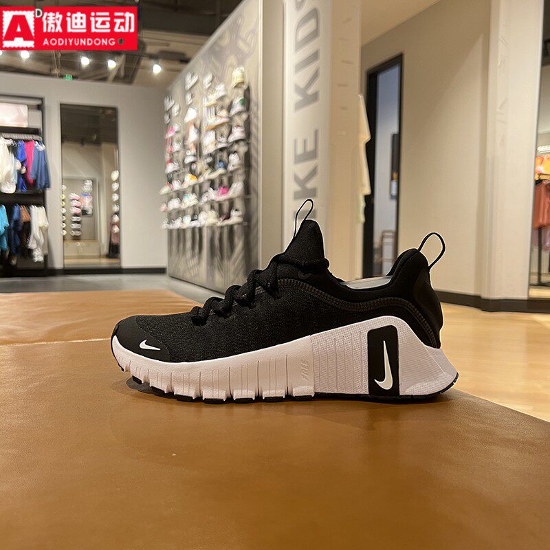 耐克女鞋训练轻便运动跑步鞋