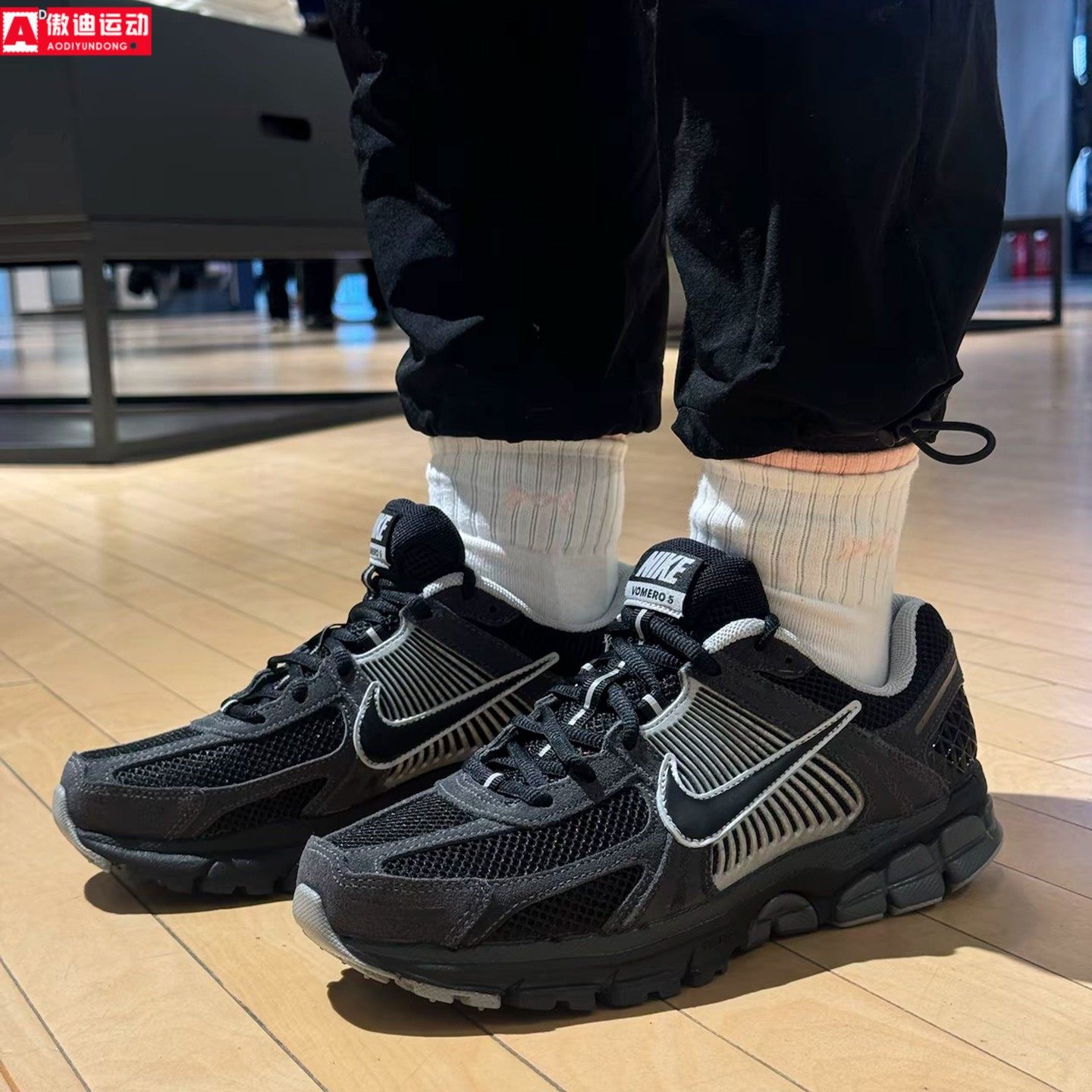 耐克Nike Zoom Vomero 5男鞋新款缓震运动鞋休闲跑步鞋HF1553-006