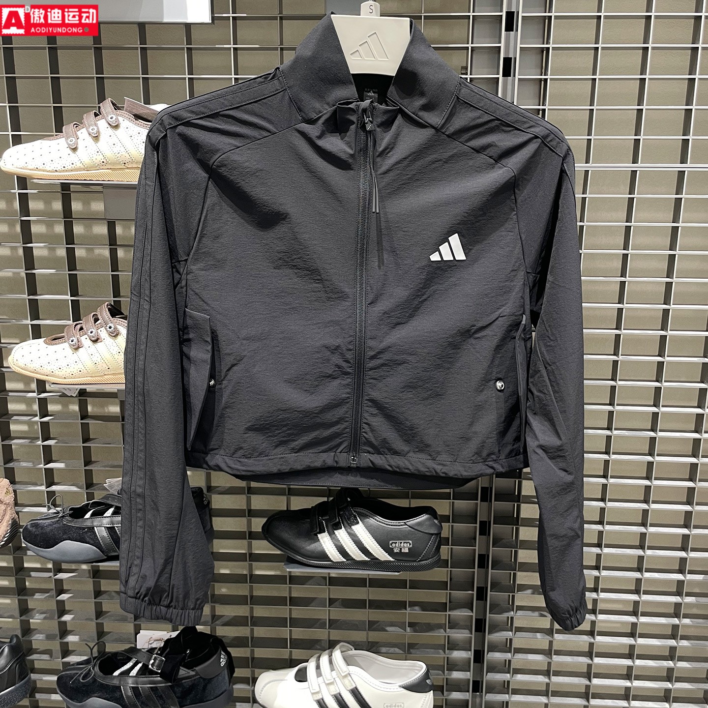 Adidas阿迪达斯女子2026新款速干梭织运动休闲夹克短款外套KU7999