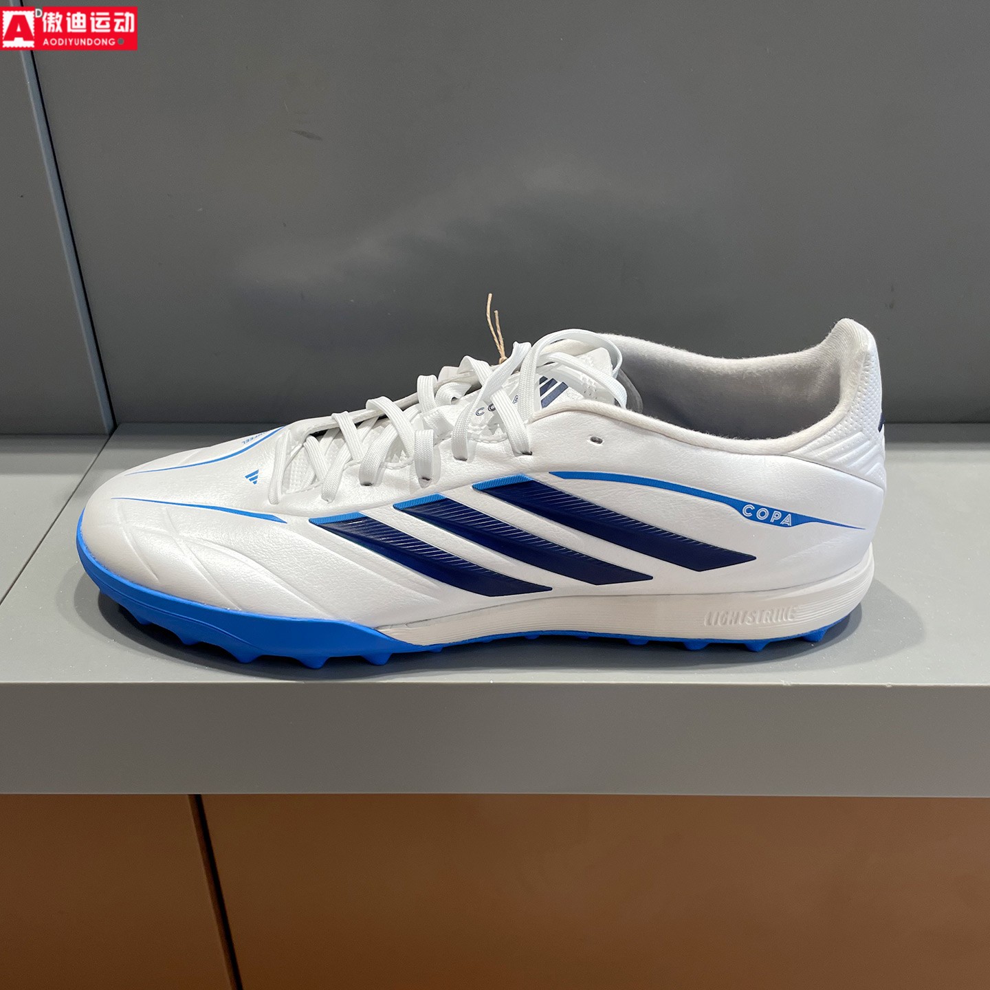 adidas阿迪达斯男鞋2026秋季款人造草地室外硬地运动足球鞋KI0647
