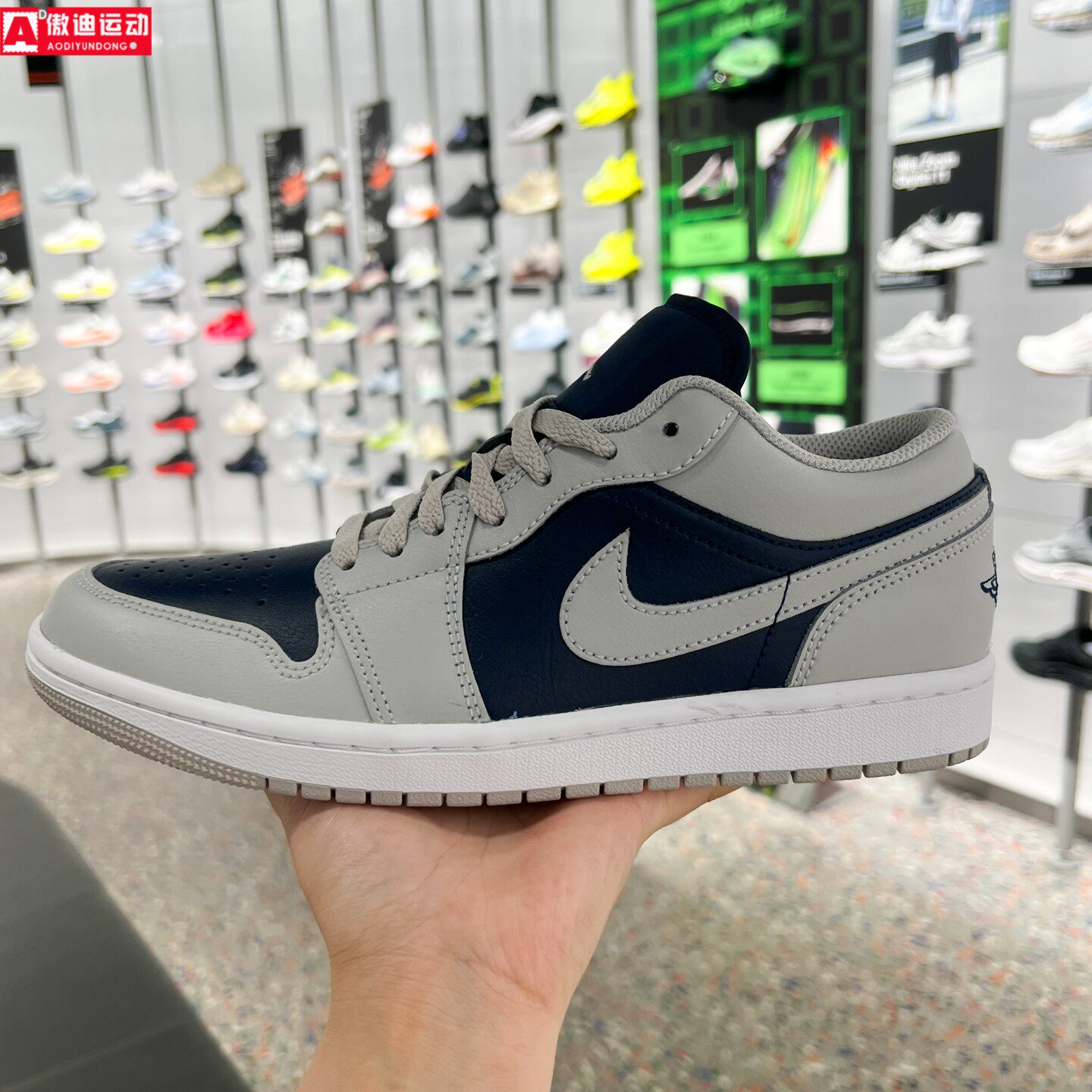 耐克男鞋2026冬新款经典Air Jordan 1 Low运动鞋AJ板鞋553558-058