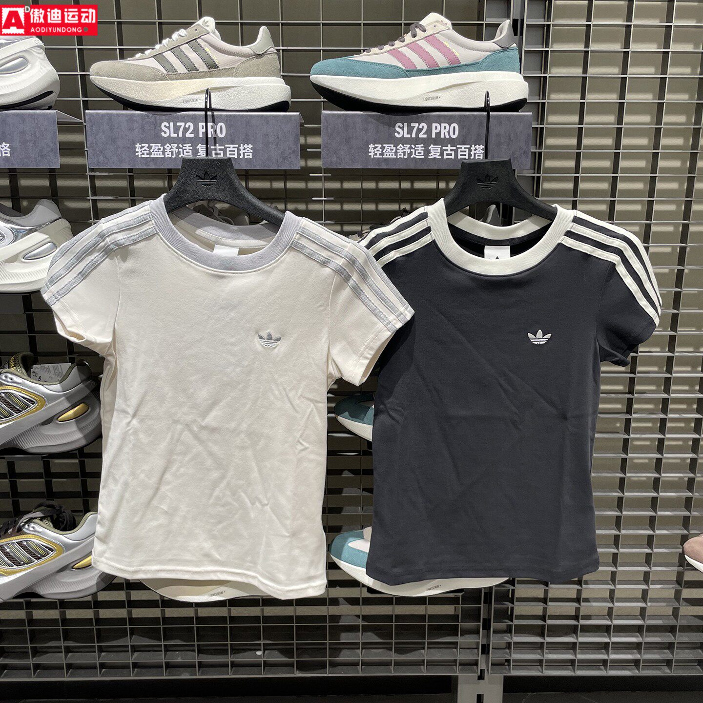 阿迪达斯三叶草女2026秋款纯棉修身经典休闲短袖T恤KT7789 KT7790