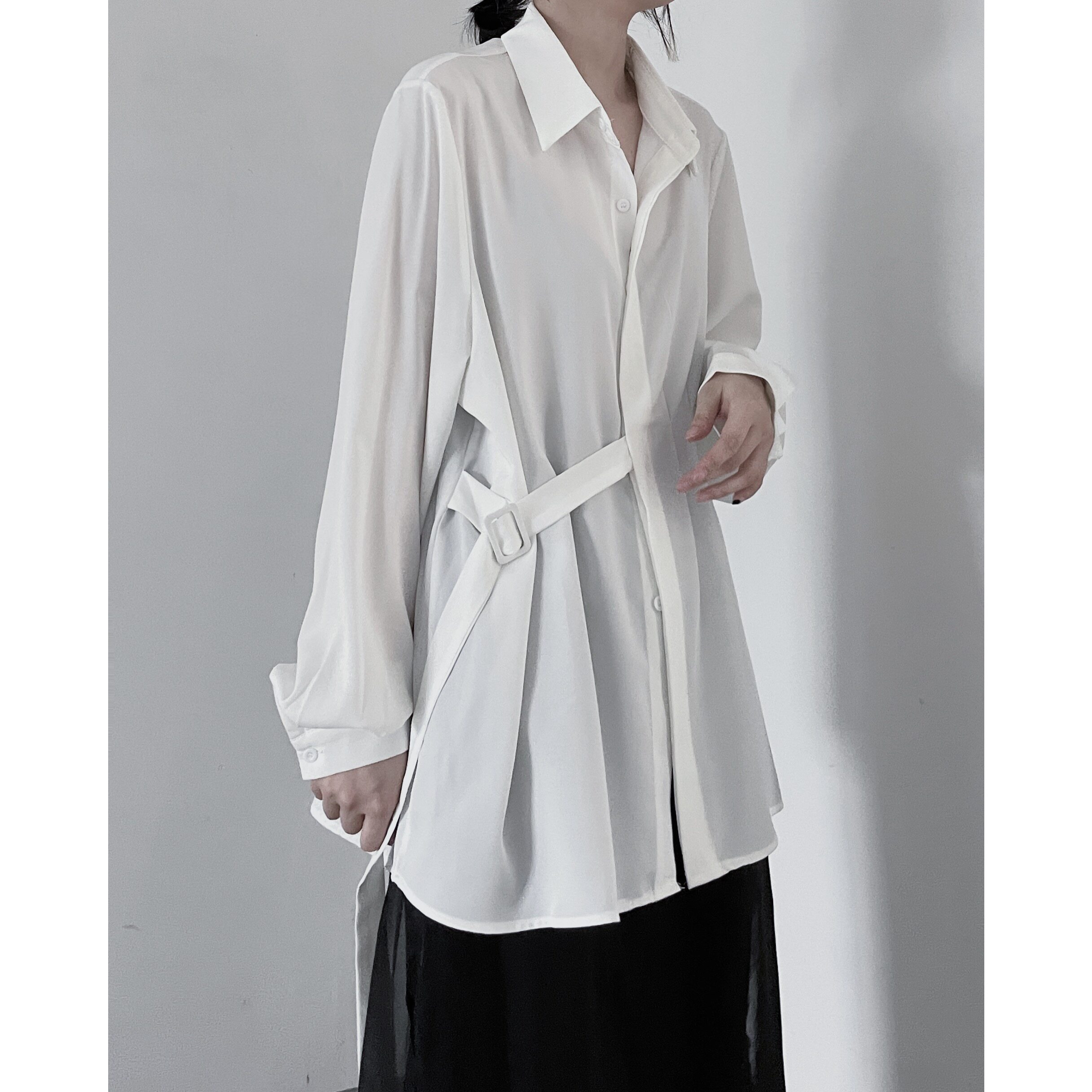 浮木兮/冷淡风小众侧扣褶皱长袖衬衫秋季简约通勤纯色宽松上衣女