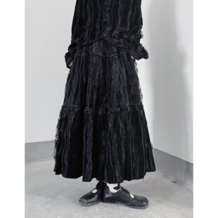浮木兮 禁欲系暗黑蕾丝花边丝绒半身裙秋冬氛围感显瘦大摆裙