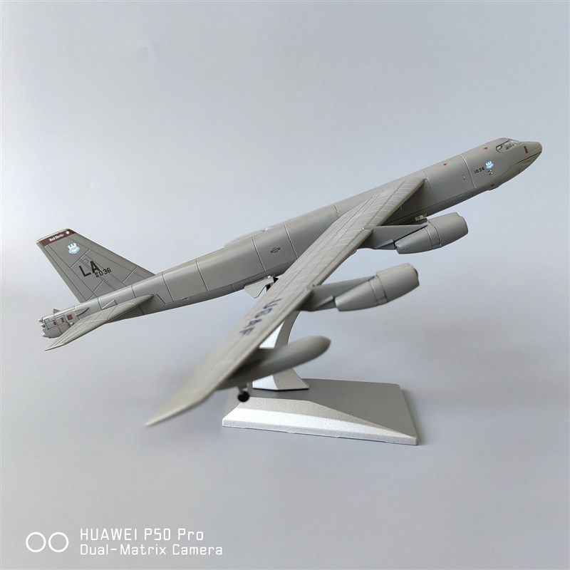 优选b52飞机模型1:200美国同温层堡垒战略轰炸机仿真合.金成品收