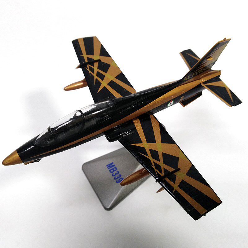 优选1:72意大利MB339教练机模型仿真合金外国飞机U军事模型礼品收