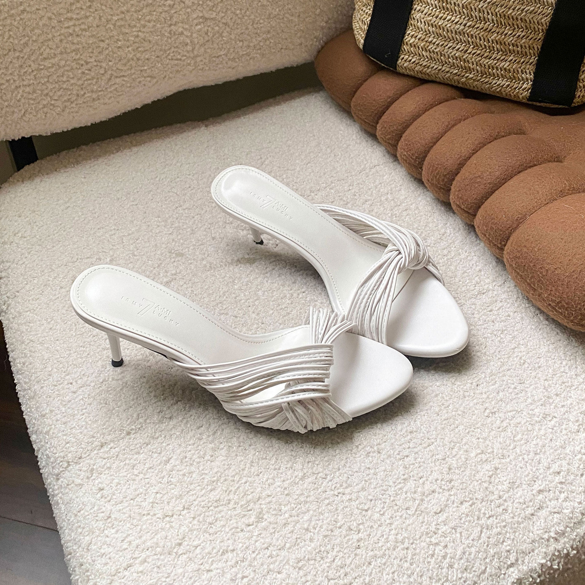 法式绝美扭结细跟高跟拖鞋女2026夏季新款露趾气质白色一脚蹬凉鞋