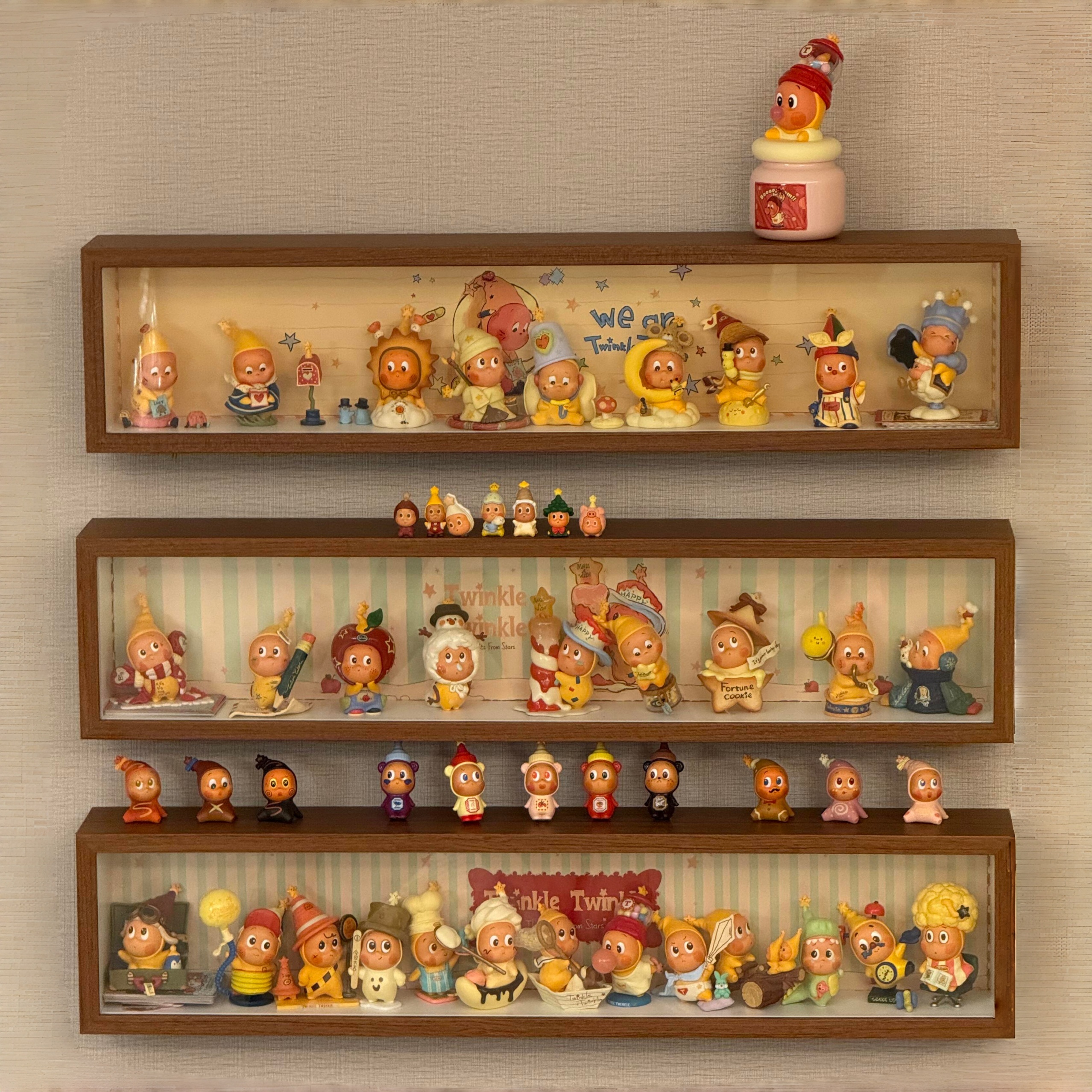 适用于星星人收纳展示盒泡泡玛特系列手办娃娃展示柜可壁挂展示架