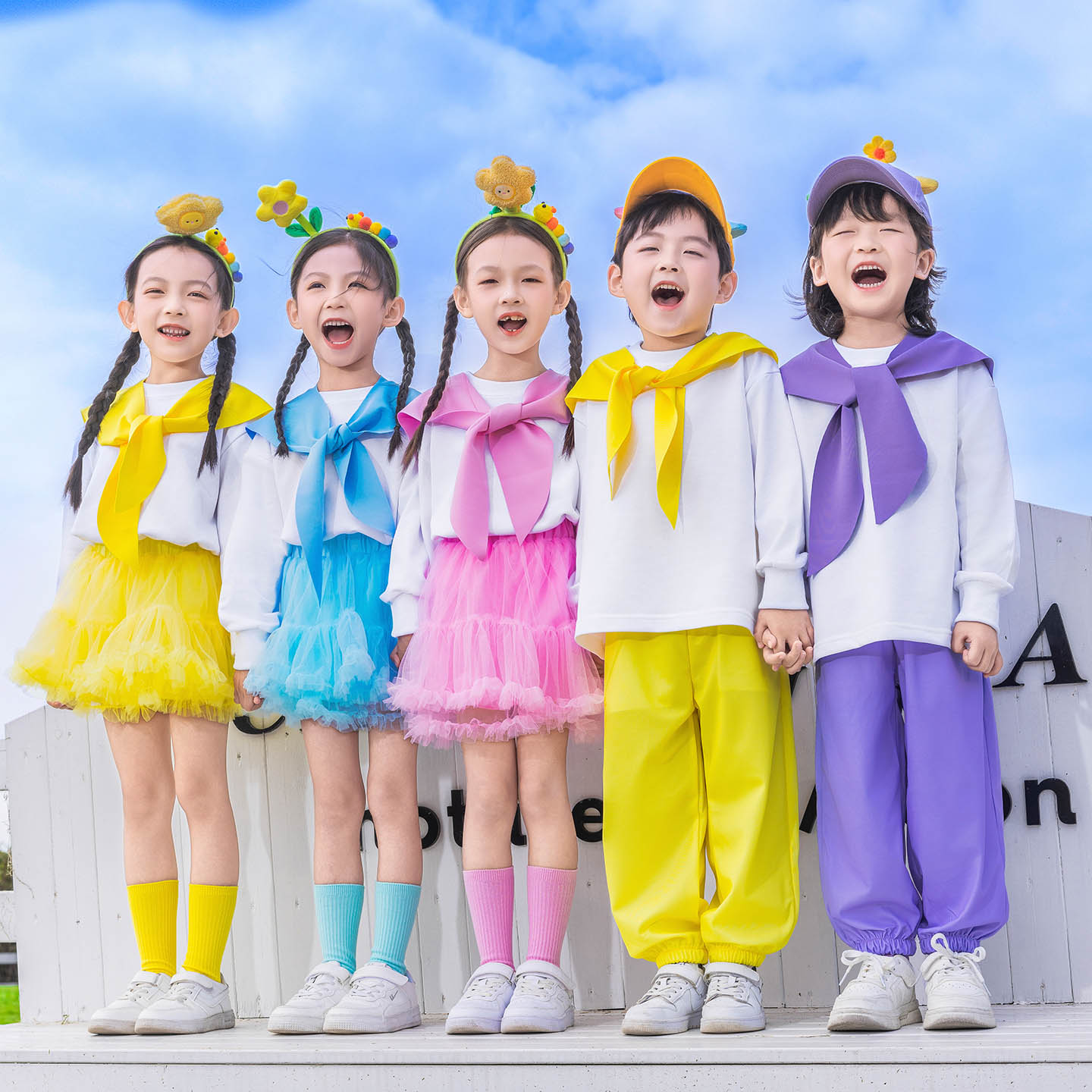 元旦儿童演出服幼儿园表演服饰