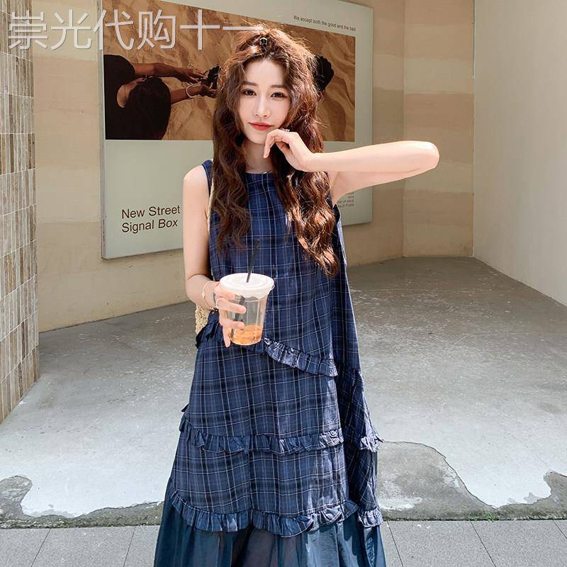 法式蓝色格纹网纱拼接洋装女2026夏季复古木耳边无袖气质长裙子